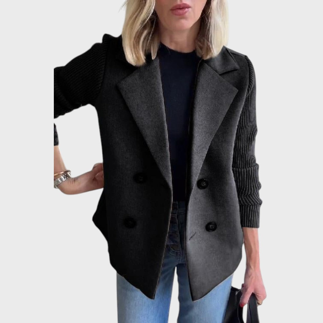 Emma - Eleganten blazer z pletenicami na rokavih